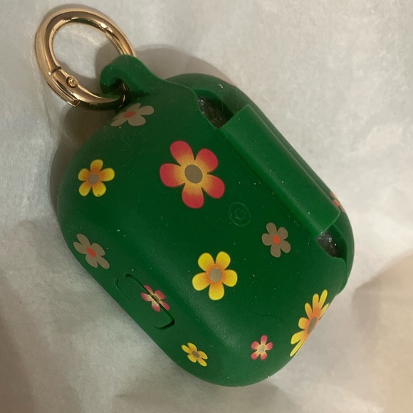 💜Marc Jacobs Green Floral AirPods Case - Picture 2 of 5